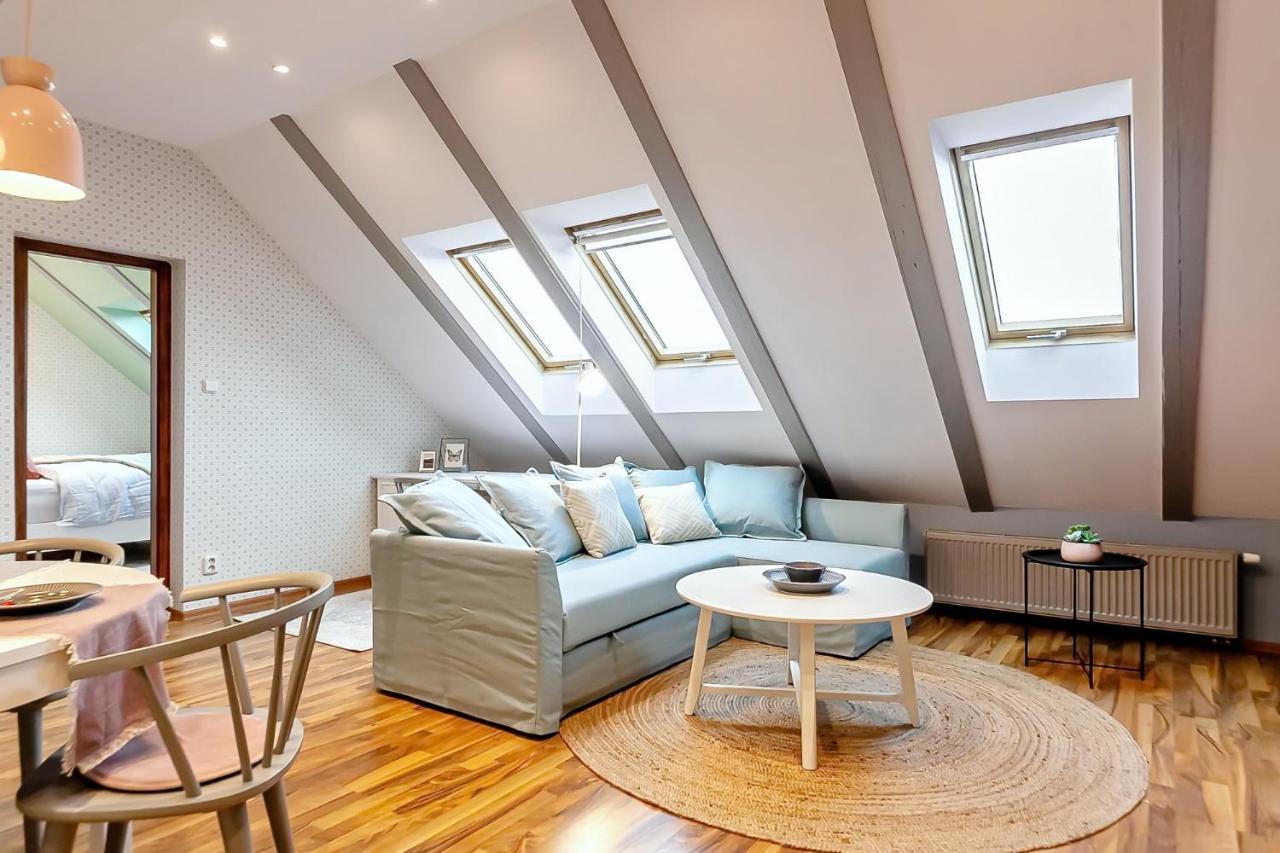 Attic Apartment On Waterfront / View / Netflix Прага Экстерьер фото